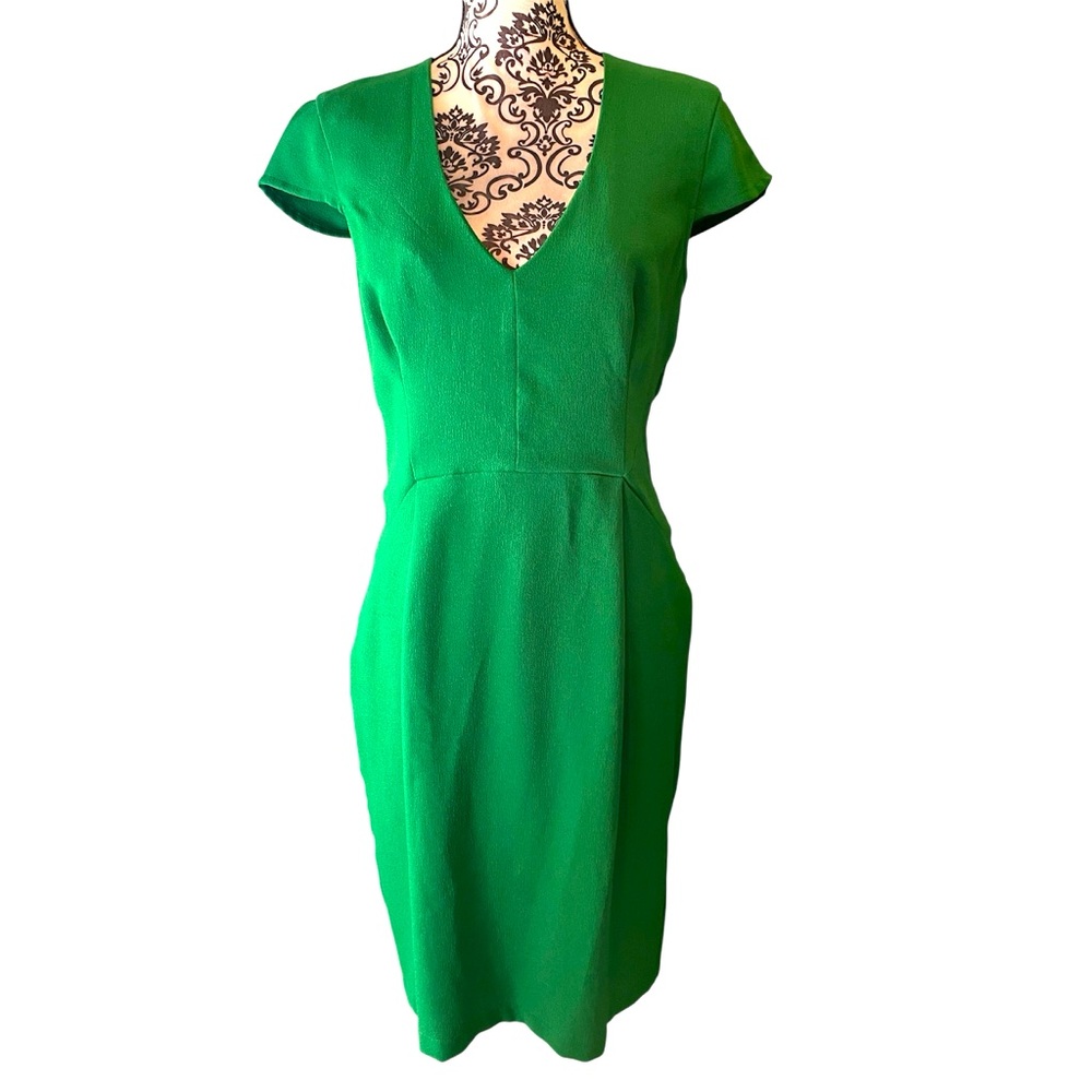 H&M Emerald Green Fitted Short Sleeve V-Neck Dress Size 12